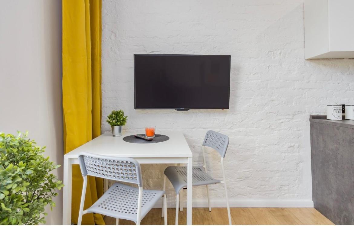 Kawalerka W Srodmiesciu 24 Appartement Łódź Buitenkant foto